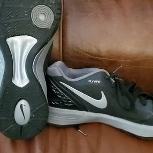 Nike Women's Volleyball Shoes Flywire